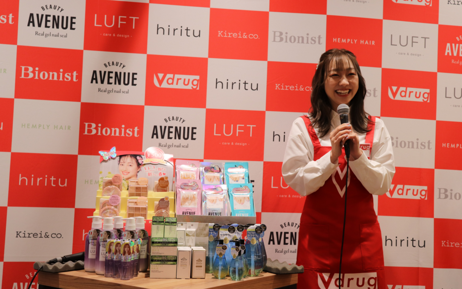 須田亜香里、V・drugイベント登場！HEMPLY HAIR紹介